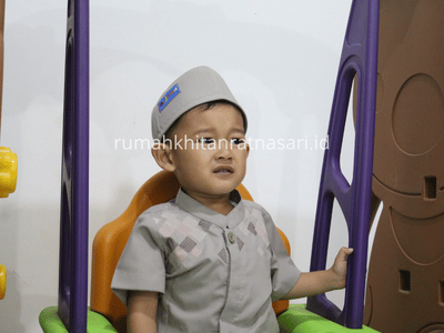 Sunat Anak Umur Berapa yang Ideal? Penjelasan Dokter